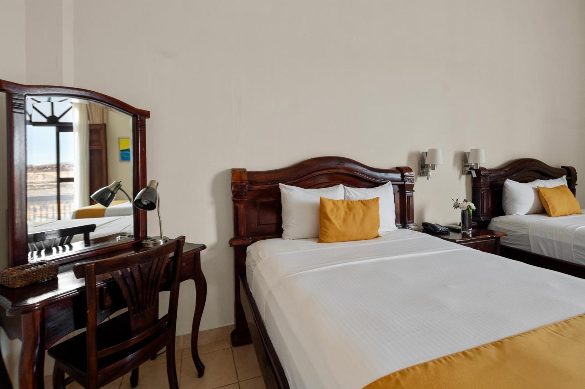 Hotel Real La Merced Гранада Екстериор снимка